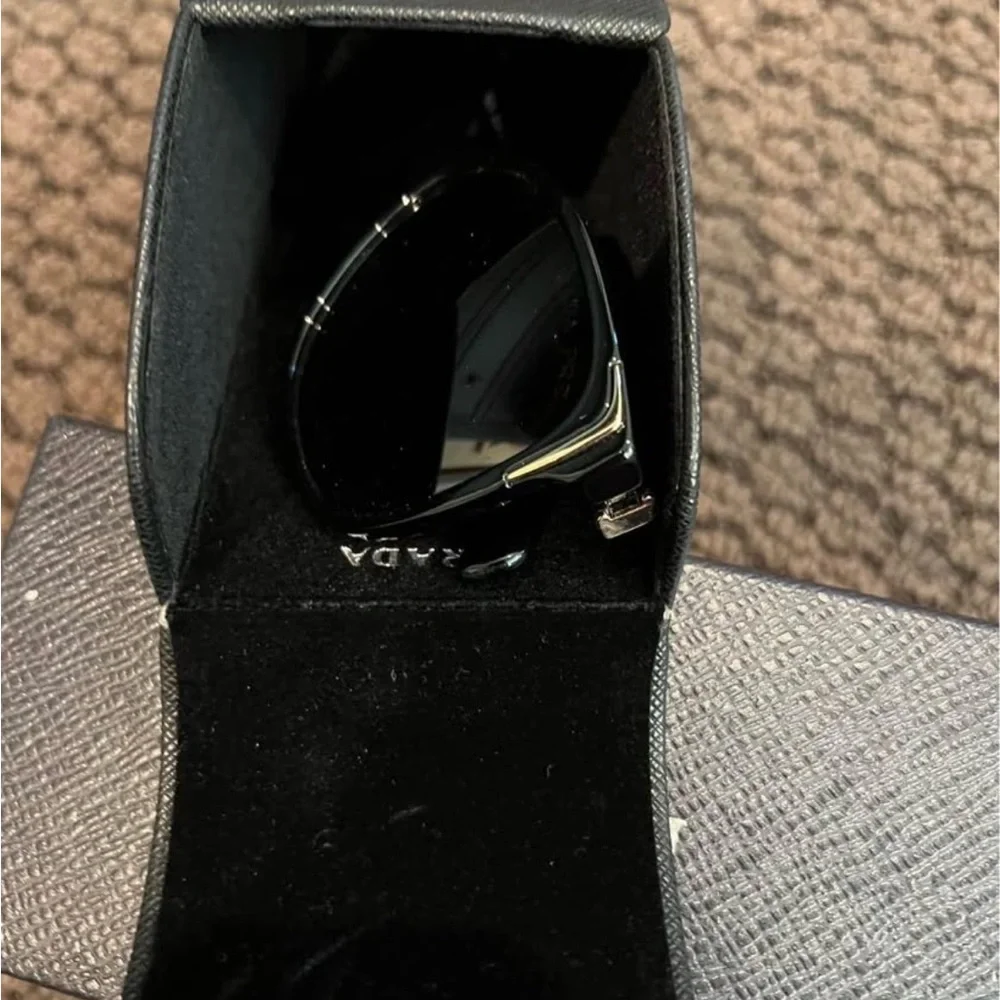 Prada Elegant Black Sunglasses for Women Style SPR 010 - Picture 7 of 8